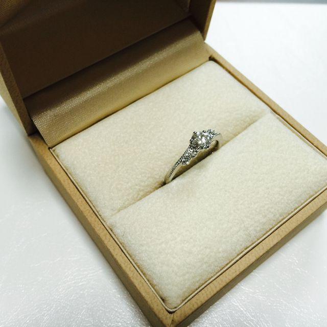 【Mariage ent(マリアージュエント)の口コミ】 購入の決め手となったのは、ダイヤモンドの大きさと女性らしいデザインで…