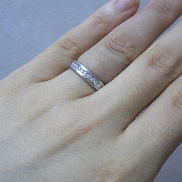 【EURO WEDDING BANDの口コミ】 シンプルだけどダイヤが付いている指輪を探していました。シンプルすぎる…