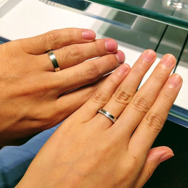 【銀座ダイヤモンドシライシの口コミ】 シンプルなデザインよりも少し特徴がある指輪を探していましたが、こちら…