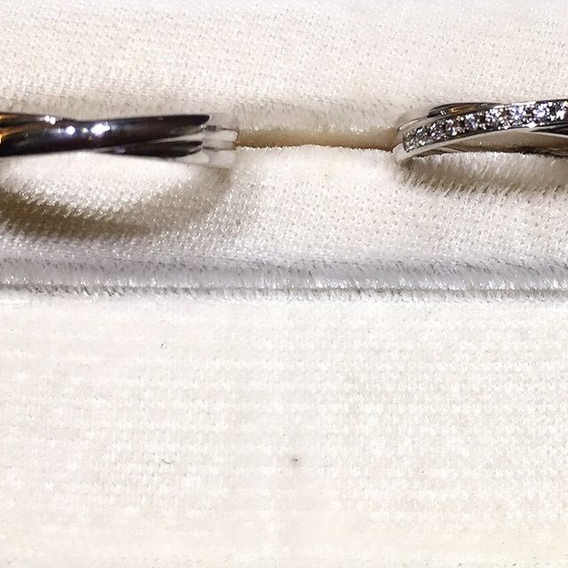 【DIYARTH(ディヤース)の口コミ】 プラチナとゴールドのクロスさせたデザインでシンプルながらも付けてみる…