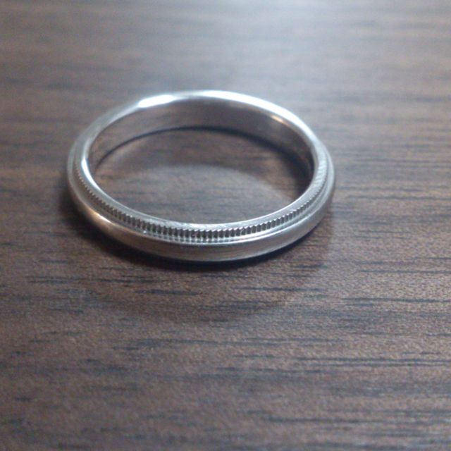 【ティファニー(Tiffany & Co.)の口コミ】 妻の婚約指輪をティファニーで購入することになったため、あわせてつけら…