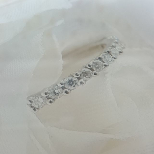 【4℃ BRIDAL(ヨンドシーブライダル)の口コミ】 冠婚葬祭に使えるようハーフエタニティ（ダイヤを裏にして隠せるので）を…