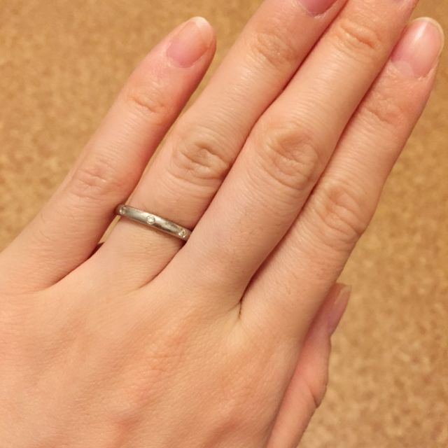 【ヴァン クリーフ＆アーペル(Van Cleef & Arpels)の口コミ】 丸みを帯びたフォルムで、石がついているものを探していました。デザイン…