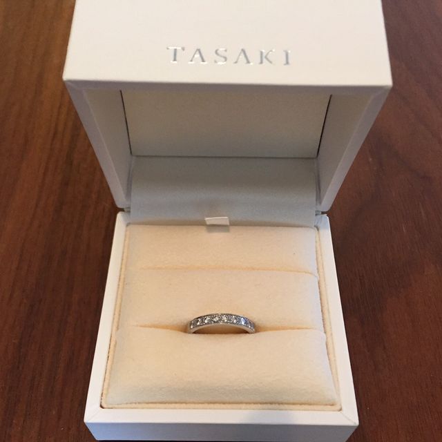 【TASAKI(タサキ)の口コミ】 形のきれいさと輝きが決め手でした。結婚指輪はあまり選択肢がないと思い…
