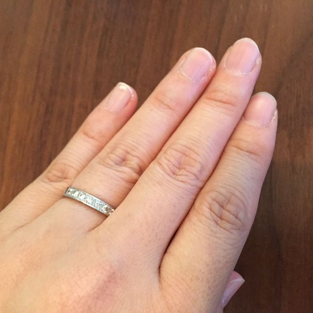 【TASAKI(タサキ)の口コミ】 形のきれいさと輝きが決め手でした。結婚指輪はあまり選択肢がないと思い…