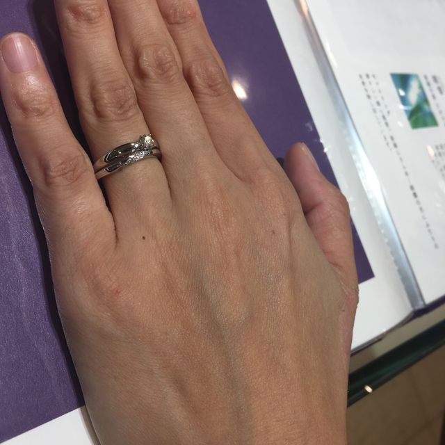 【俄(にわか)の口コミ】 ニワカにはいろんならコンセプトの指輪があり、作り手の方々の繊細なお仕…