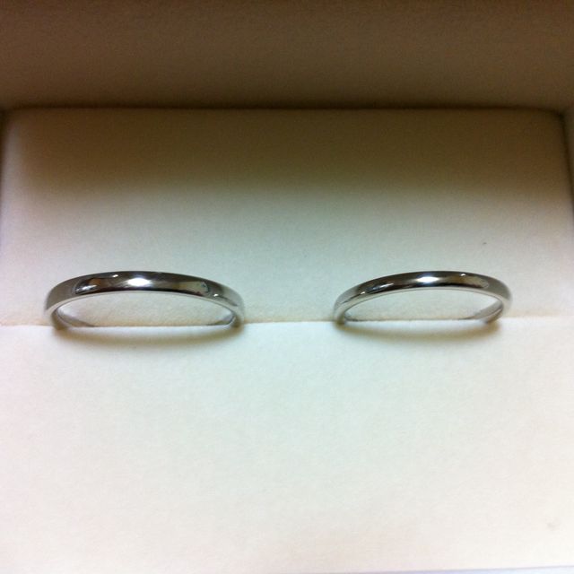 【ジュエリーツツミ(JEWELRY TSUTSUMI)の口コミ】 プラチナのシンプルな物でも、クロスしていたり、ねじれていたり、デザイ…