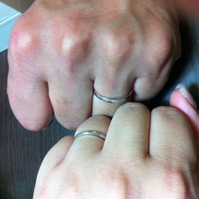 【ジュエリーツツミ(JEWELRY TSUTSUMI)の口コミ】 プラチナのシンプルな物でも、クロスしていたり、ねじれていたり、デザイ…