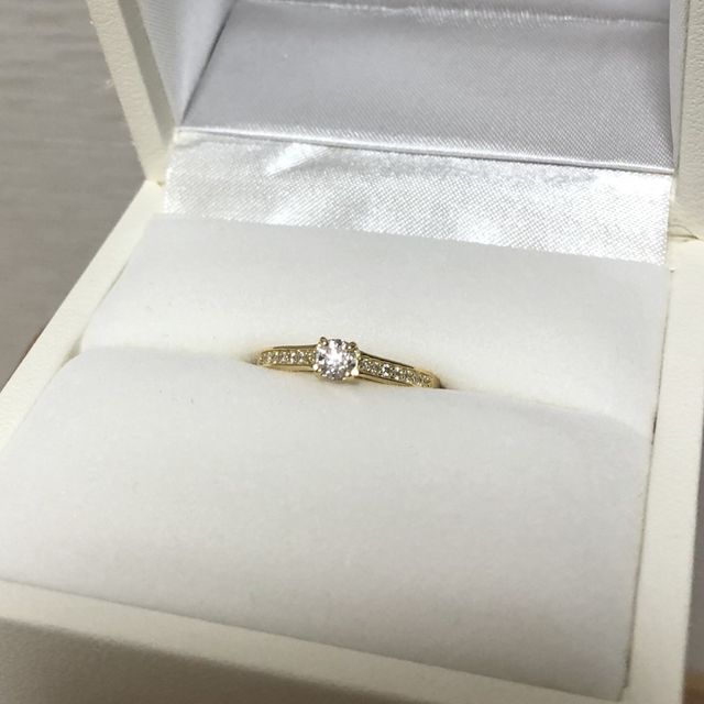 【カオキ　ダイヤモンド専門卸直営店の口コミ】 決め手はデザインと価格でした。ちょっと変わったデザインの指輪をネット…