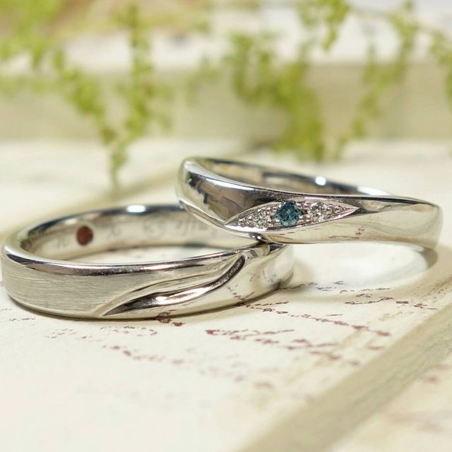 【ATELIER Hu・lala(アトリエ・ウララ)の口コミ】 指輪のデザインの好みがお互い合わなかった為、ペアにこだわらず同じブラ…