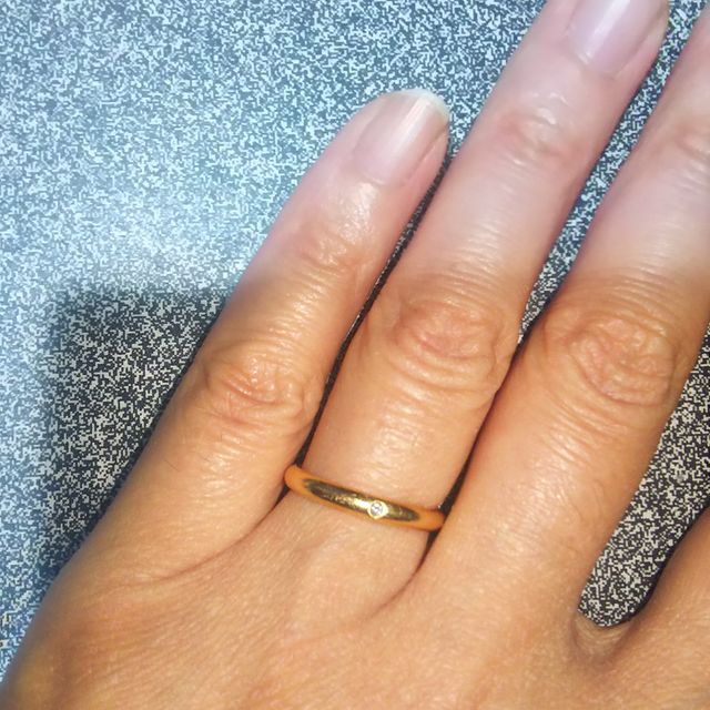 【カルティエ(Cartier)の口コミ】 はじめはダイヤの沢山ついているものを試着しましたが、指が細いためなか…