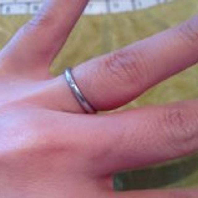 【4℃ BRIDAL(ヨンドシーブライダル)の口コミ】 普段指輪をつける習慣がなかったので、つけていても違和感をなるべく感じ…