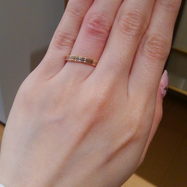 【カルティエ(Cartier)の口コミ】 ダイヤなしのシンプルなデザインですが、ピンクゴールド、ゴールド、ホワ…