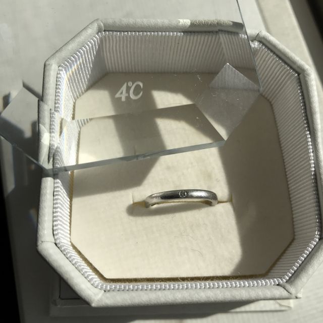 【4℃ BRIDAL(ヨンドシーブライダル)の口コミ】 普段つけていてあまり目立たず、邪魔にならないものを探しました。お店の…