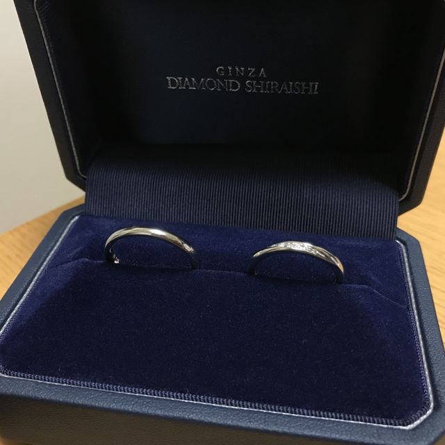 【銀座ダイヤモンドシライシの口コミ】 店員さんの接客がとても良かったのと、
指輪のデザインが自分の好みだった…