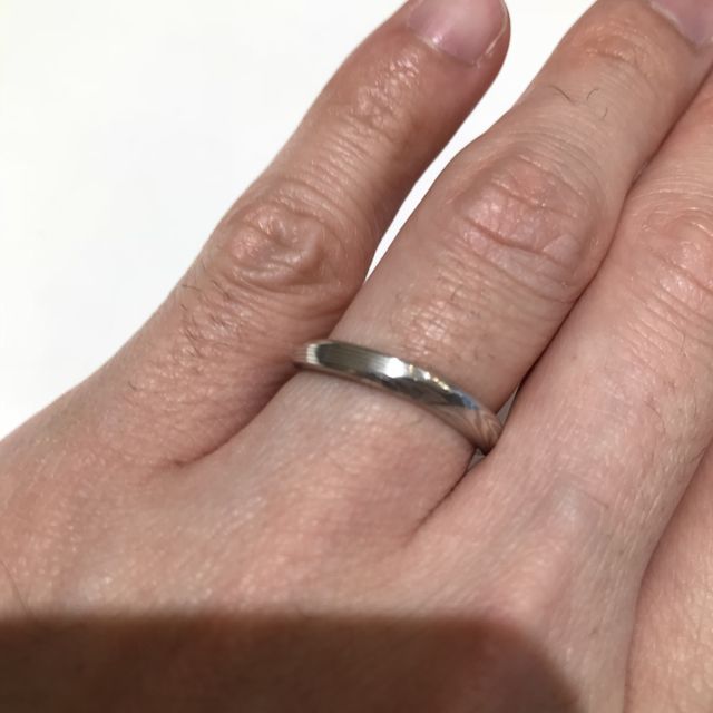 【杢目金屋(もくめがねや)の口コミ】 とても変わった指輪で、素材はプラチナなのですが木目の模様が入っていま…