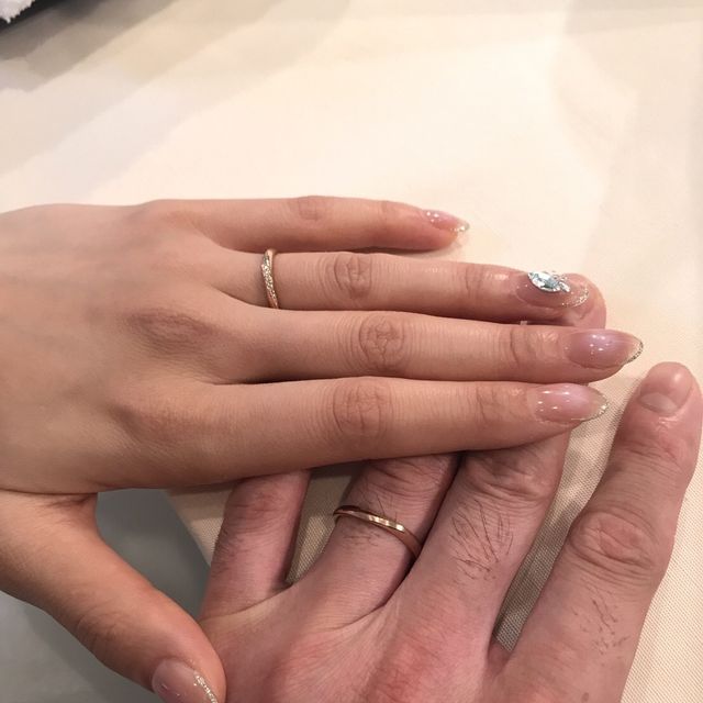 【ENUOVE(イノーヴェ)の口コミ】 ピンクゴールドでダイヤが入ったデザインを考えていました。
どの角度から…