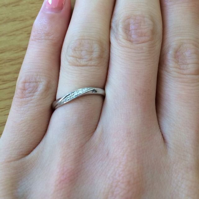 【銀座ダイヤモンドシライシの口コミ】 普段あまり指輪を付けることがなかったので、常につけることを考えるとシ…