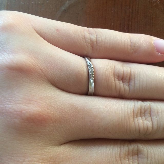 【BLOOM(ブルーム)の口コミ】 結婚までの日付がせまっておりバタバタの指輪探しでした。私自身はしたい…