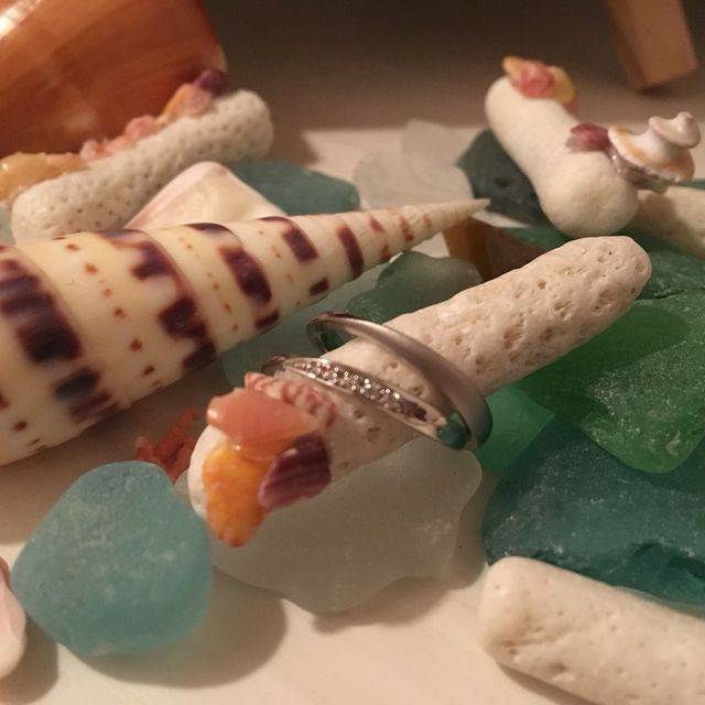 【銀座ダイヤモンドシライシの口コミ】 デザインが好き！シンプルだけどおしゃれ。
試着したときに指に馴染んです…