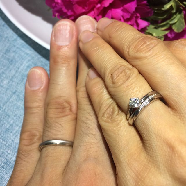 【銀座ダイヤモンドシライシの口コミ】 3つで予算50万円のセットリングで探していました。空から降り注ぐ光に向か…