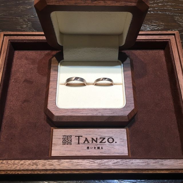 【TANZO.(鍛造指輪)の口コミ】 完全オリジナルで作製できる。
スタッフさんの雰囲気が良く、こちらのイメ…