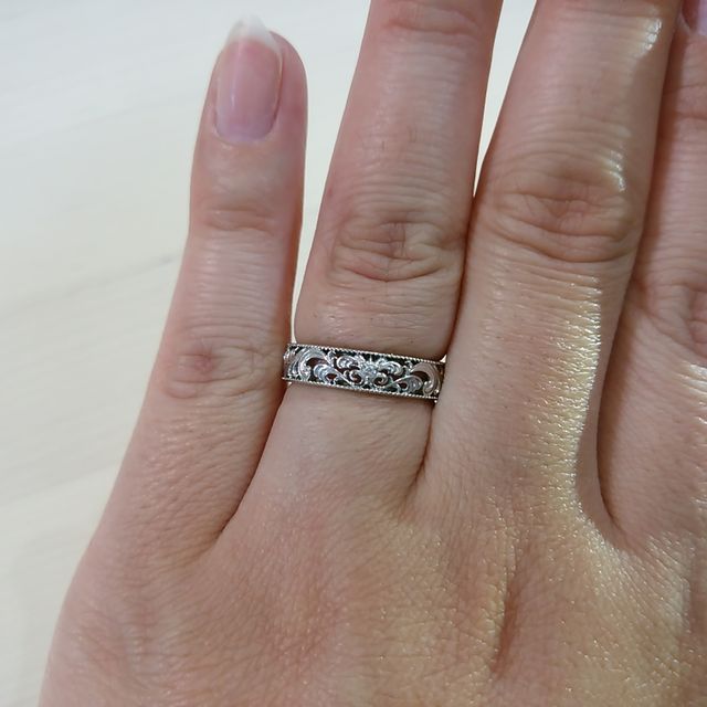 【ジュエリーツツミ(JEWELRY TSUTSUMI)の口コミ】 結婚式は、グアムでの海外挙式を考えていたので、指輪を探していた時に、…