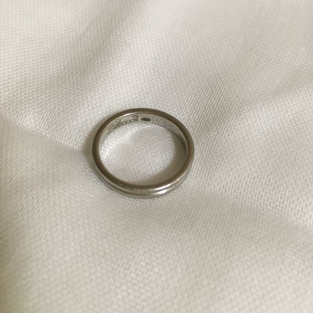 【ブシュロン(BOUCHERON)の口コミ】 シンプルだけど、あまりないデザインのものを探していました。試着したと…