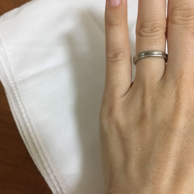 【ブシュロン(BOUCHERON)の口コミ】 シンプルだけど、あまりないデザインのものを探していました。試着したと…