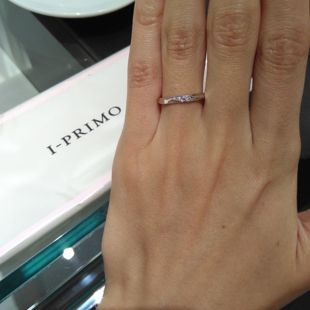 【アイプリモ(I-PRIMO)の口コミ】 私は、幅が太めの結婚指輪を探していました。日本のブランドの指輪は幅が…