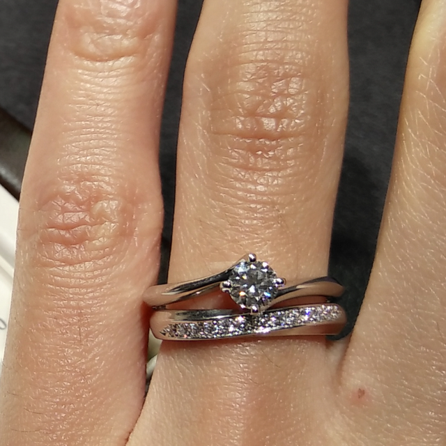 【俄(にわか)の口コミ】 婚約指輪を俄で頂いたので、結婚指輪も俄で見に行きました。俄では、セッ…