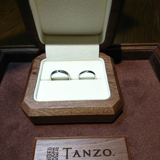 【TANZO.(鍛造指輪)の口コミ】 ブランド物には全く興味がなかったため、鍛造という作り方でできる指輪の…