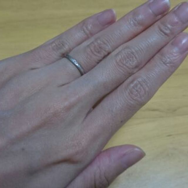 【俄(にわか)の口コミ】 婚約指輪（露華）とのセットリングだったため。婚約指輪のデザインにぴっ…