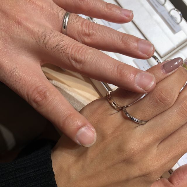 【アイプリモ(I-PRIMO)の口コミ】 ストレートなシンプルなデザイン。つや消し、ツヤありの加工がされており…