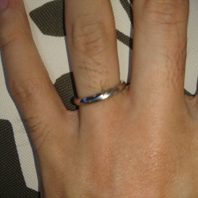 【銀座ダイヤモンドシライシの口コミ】 キラキラしている、値段も手頃が決め手でした。
ダイヤモンドは、埋め込み…