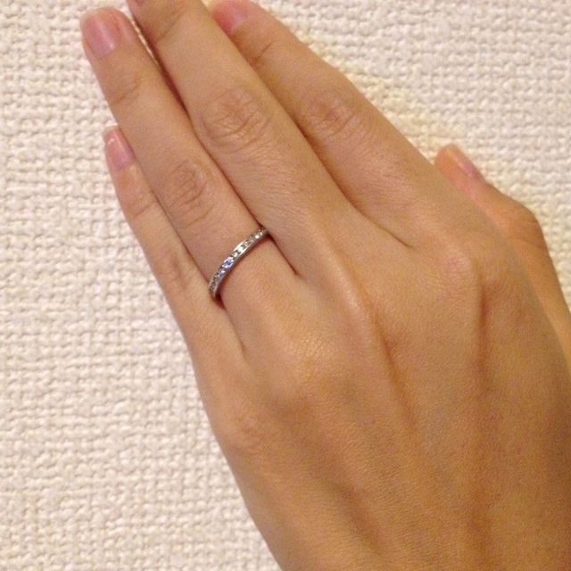 【ROYAL ASSCHER(ロイヤル・アッシャー)の口コミ】 婚約指輪をダイヤではない誕生石のものにしたので、結婚指輪はダイヤのつ…