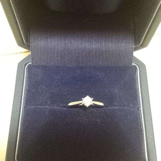 【銀座ダイヤモンドシライシの口コミ】 彼女が気にいる事が出来、店員の接客態度もとてもよかった。緊張していま…