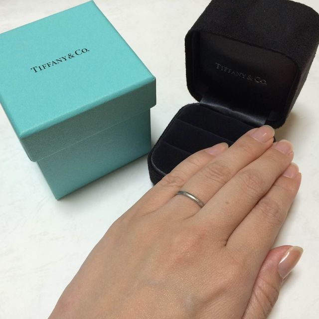 【ティファニー(Tiffany & Co.)の口コミ】 プラチナのプレーンな指輪が欲しかったのでこれを選びました。もう少し細…