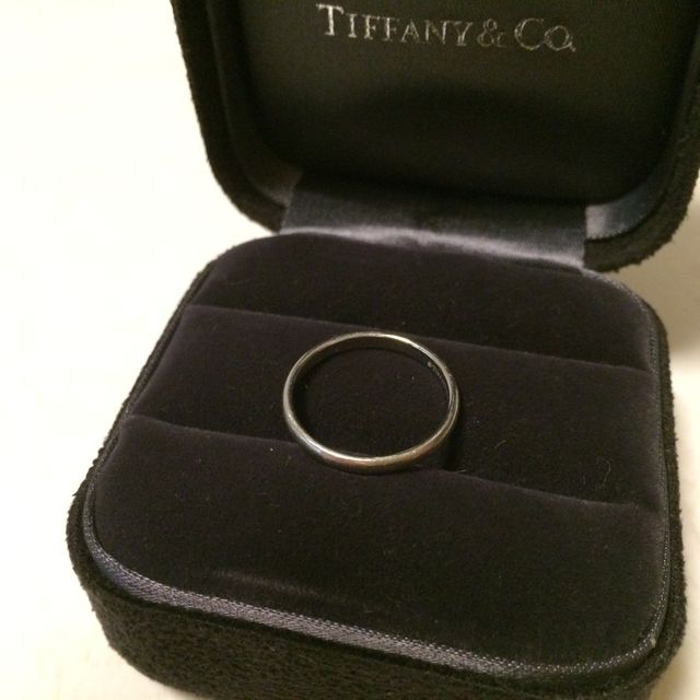 【ティファニー(Tiffany & Co.)の口コミ】 プラチナのプレーンな指輪が欲しかったのでこれを選びました。もう少し細…