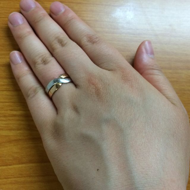 【DAMIANI(ダミアーニ)の口コミ】 イタリアンジュエリーらしい少し奇抜なデザインながら、結婚指輪としても…