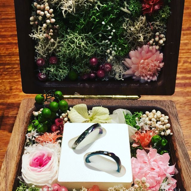 【SORA(ソラ)の口コミ】 ジルコニウムの発色の綺麗さや、自分達のオリジナルの指輪が作れたことで…