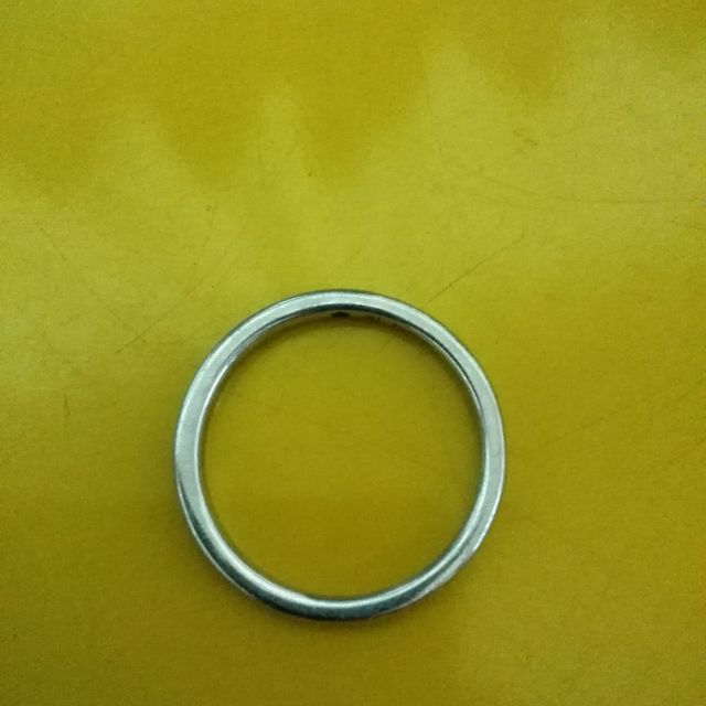 【4℃ BRIDAL(ヨンドシーブライダル)の口コミ】 希少価値の高い純度99％のプラチナであることと、装飾が無くシンプルなデ…