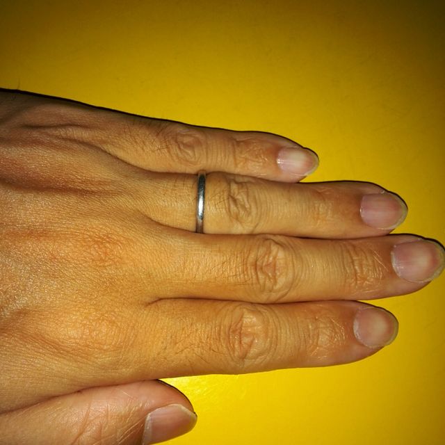 【4℃ BRIDAL(ヨンドシーブライダル)の口コミ】 希少価値の高い純度99％のプラチナであることと、装飾が無くシンプルなデ…