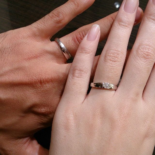 【Ponte Vecchio(ポンテヴェキオ)の口コミ】 太めのマリッジリングが手が大きい私にピッタリで接客してくれた店員さん…