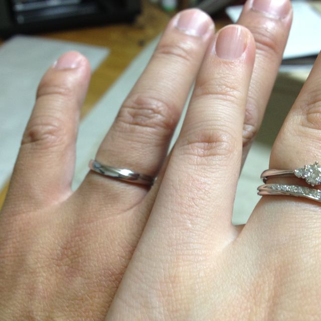 【4℃ BRIDAL(ヨンドシーブライダル)の口コミ】 シンプルな指輪にする予定であったが、エタニティタイプの指輪がとても可…