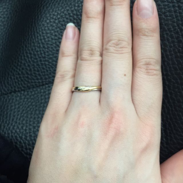 【銀座ダイヤモンドシライシの口コミ】 ゴールドとプラチナで迷っていて色んな指輪ん見てきました。やはり決めき…