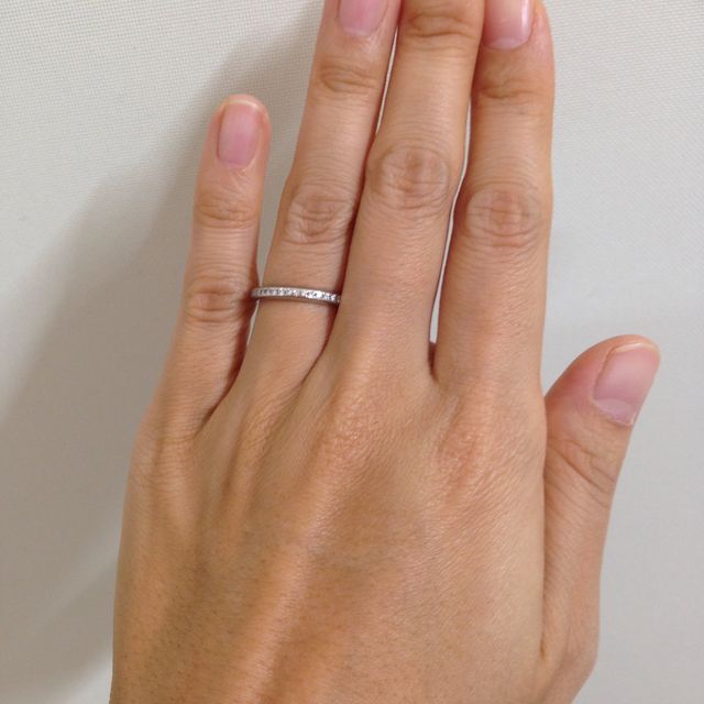 【ラザール ダイヤモンド(LAZARE DIAMOND)の口コミ】 エタニティタイプの指輪が欲しいと思い探していましたが、毎日するものな…