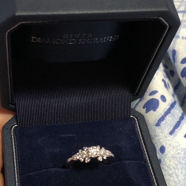 【銀座ダイヤモンドシライシの口コミ】 ショーケースの中に数ある指輪の中で、一番惹きつけるものがありました。…