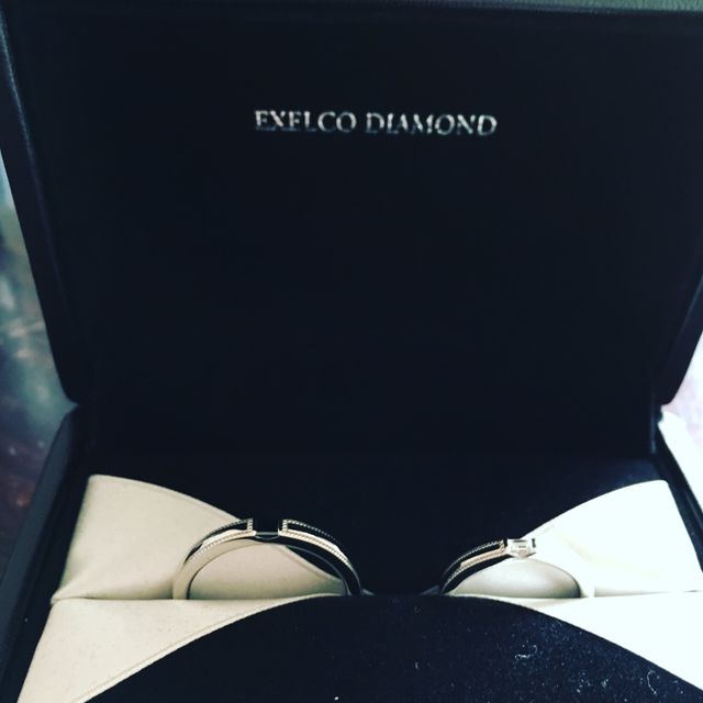【エクセルコダイヤモンド(EXELCO DIAMOND)の口コミ】 デザイン、他に無いダイヤモンドのカッティング。あえてプラチナでは無く…