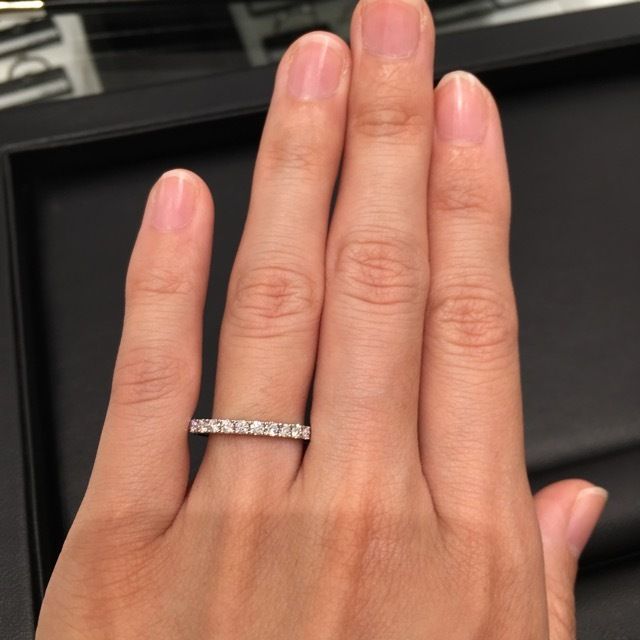 【ラザール ダイヤモンド(LAZARE DIAMOND)の口コミ】 エタニティリングを結婚指輪にしたかったので、こちらを試着しました。ダ…